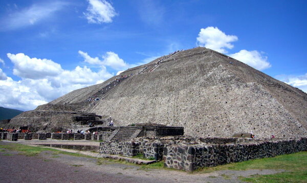 Sonnenpyramide in Teotihuacan